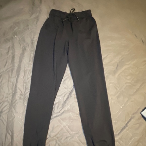 lululemon athletica Pants - Lululemon Keep Moving Joggers - Size 6